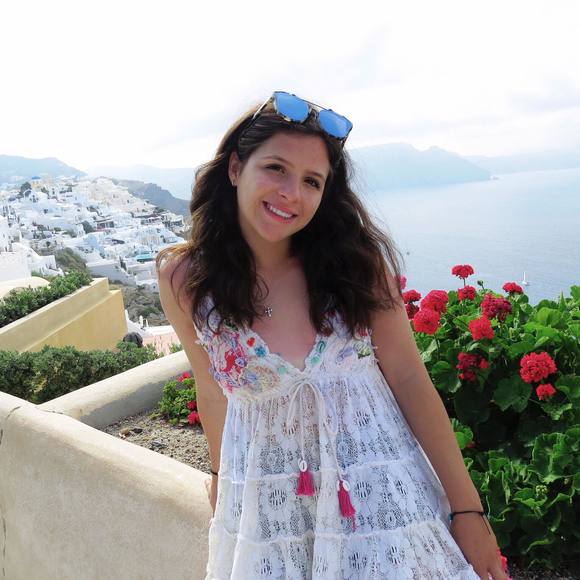 Meet your Posher, Daniela - Picture 1 of 1